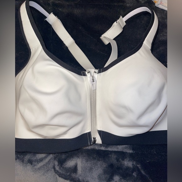 NEW BRAND NEW ZIP UP VICTORIAS SECRET Bra - Picture 1 of 7